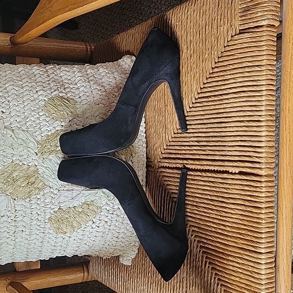 BCBGeneration parade platform stiletto heels, bla… - image 5